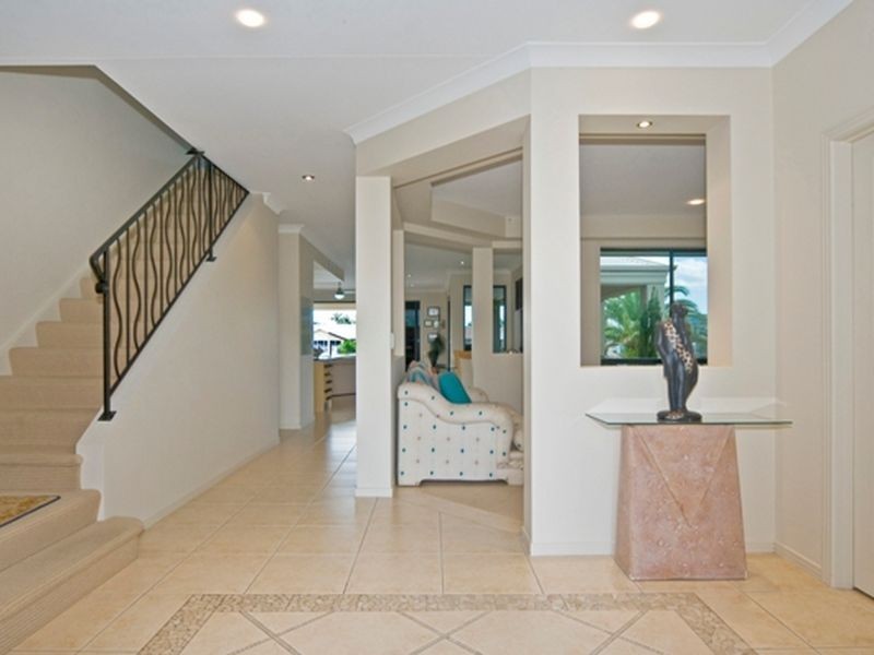 9 Kikori Crescent, Runaway Bay QLD 4216