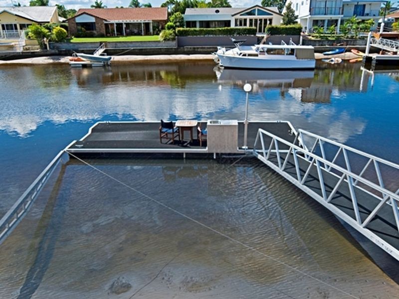 9 Kikori Crescent, Runaway Bay QLD 4216
