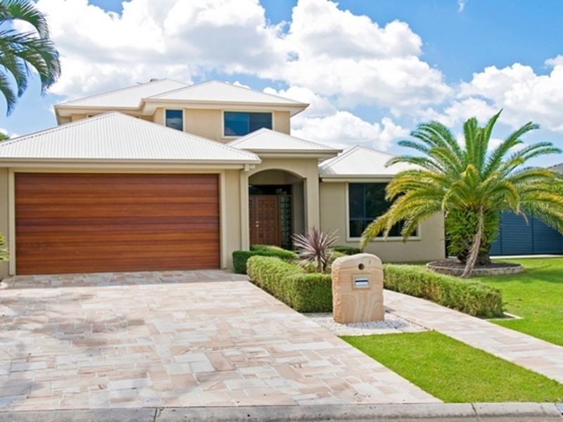 9 Kikori Crescent, Runaway Bay QLD 4216