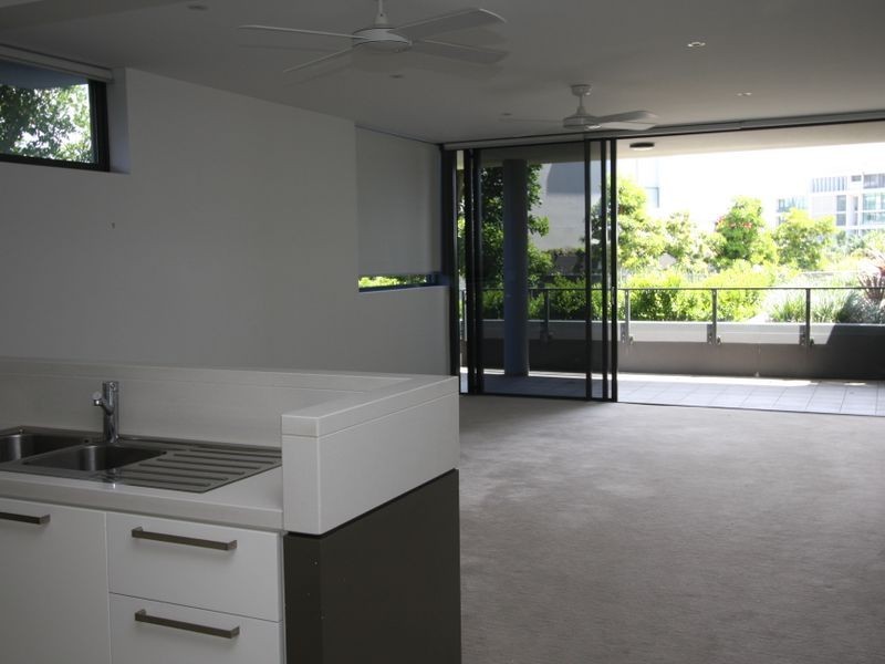 3101/323 Bayview Street, Hollywell QLD 4216