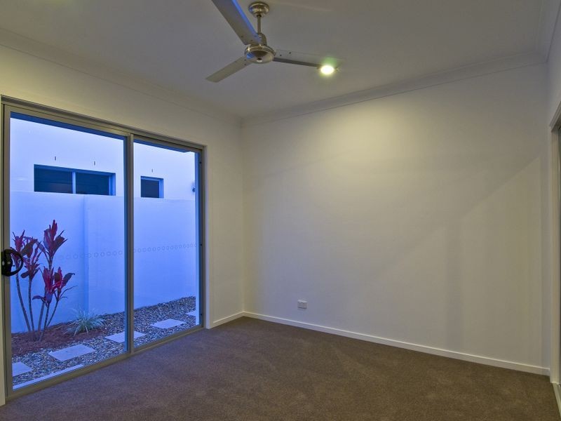 64 East Quay Drive, Biggera Waters QLD 4216