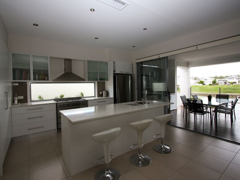 29 Harbourvue Court, Helensvale QLD 4212