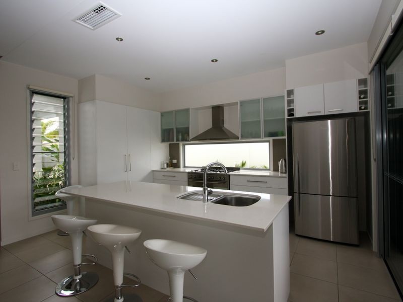 29 Harbourvue Court, Helensvale QLD 4212