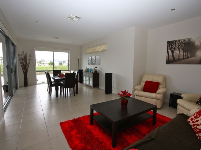 29 Harbourvue Court, Helensvale QLD 4212