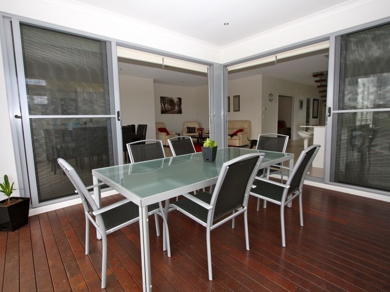 29 Harbourvue Court, Helensvale QLD 4212