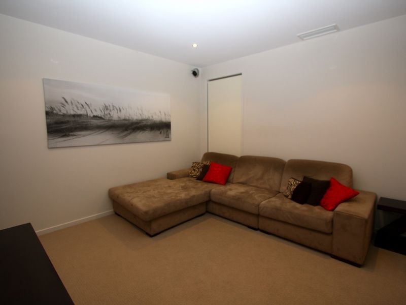 29 Harbourvue Court, Helensvale QLD 4212