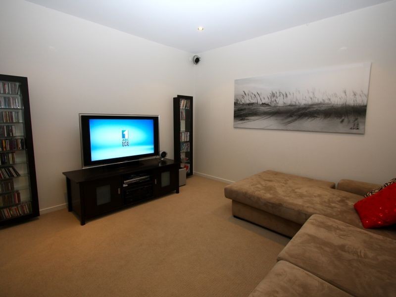 29 Harbourvue Court, Helensvale QLD 4212