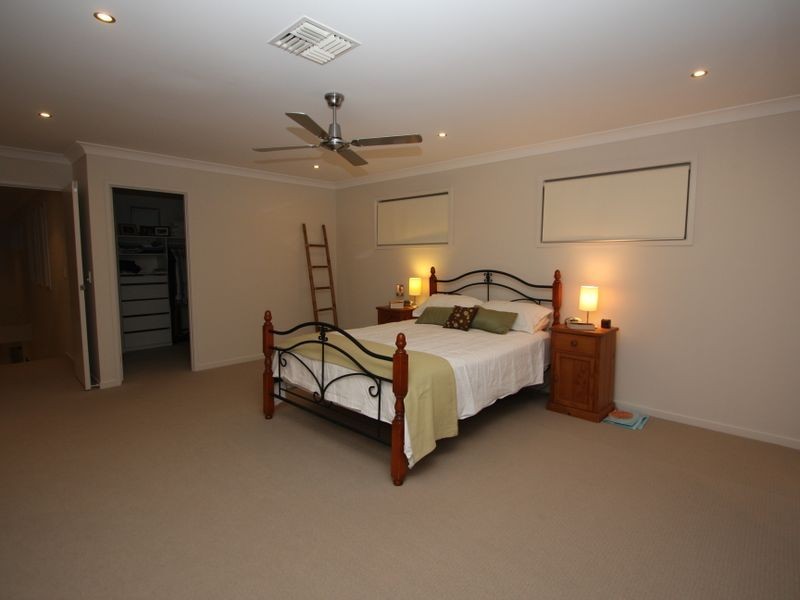 29 Harbourvue Court, Helensvale QLD 4212