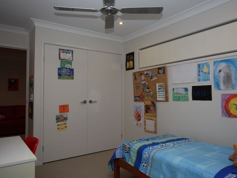 29 Harbourvue Court, Helensvale QLD 4212