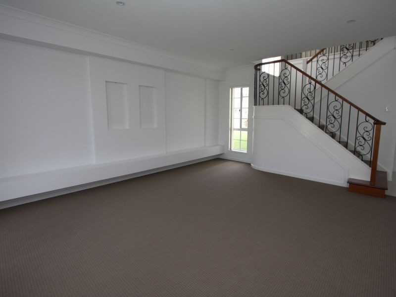 6 Iridium Drive, Hope Island QLD 4212