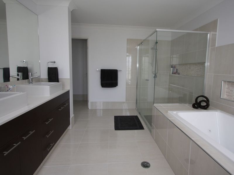 6 Iridium Drive, Hope Island QLD 4212