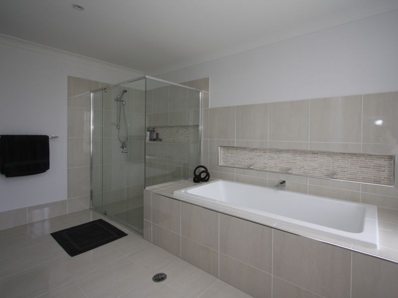 6 Iridium Drive, Hope Island QLD 4212