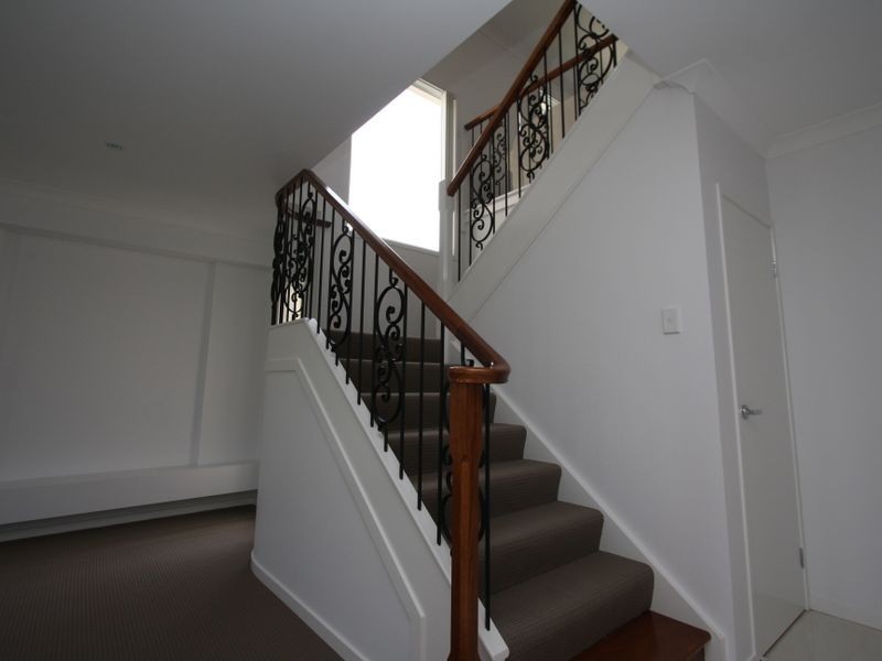 6 Iridium Drive, Hope Island QLD 4212