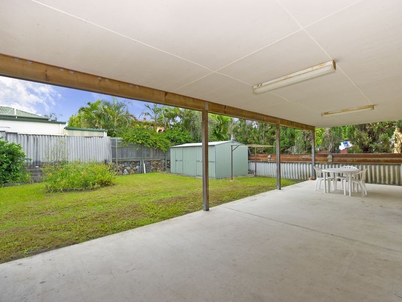 36 Errol Avenue, Paradise Point QLD 4216