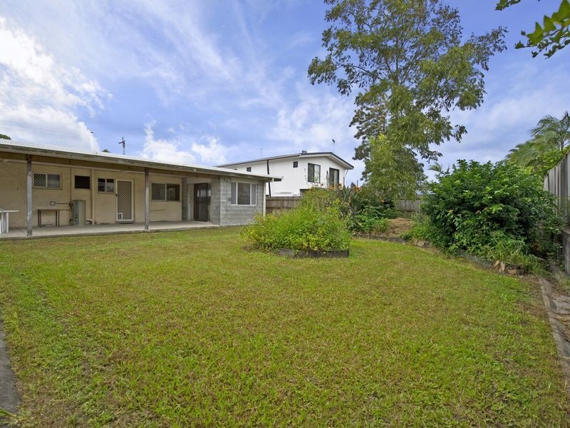 36 Errol Avenue, Paradise Point QLD 4216