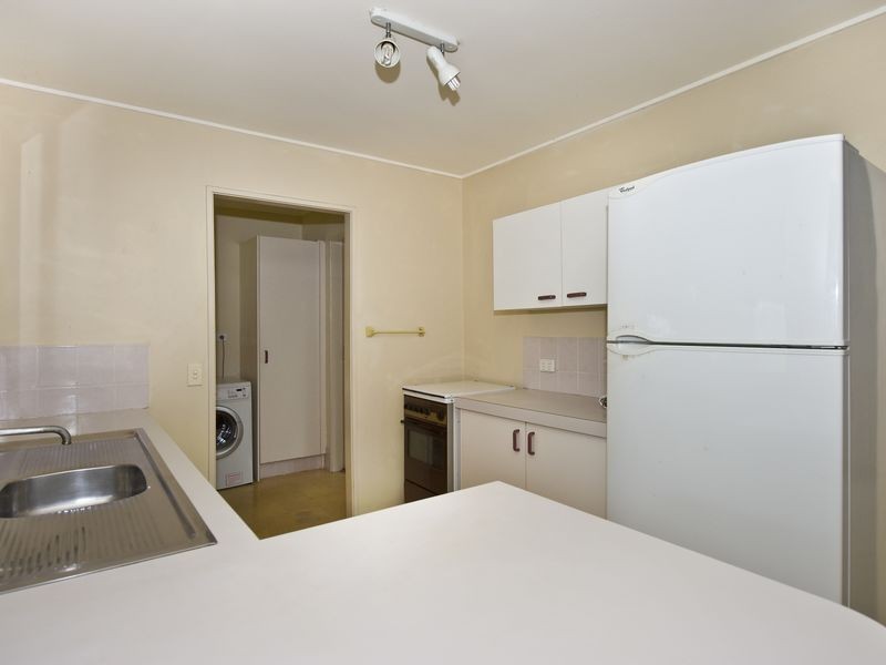 36 Errol Avenue, Paradise Point QLD 4216