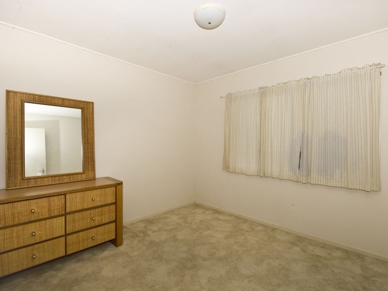 36 Errol Avenue, Paradise Point QLD 4216