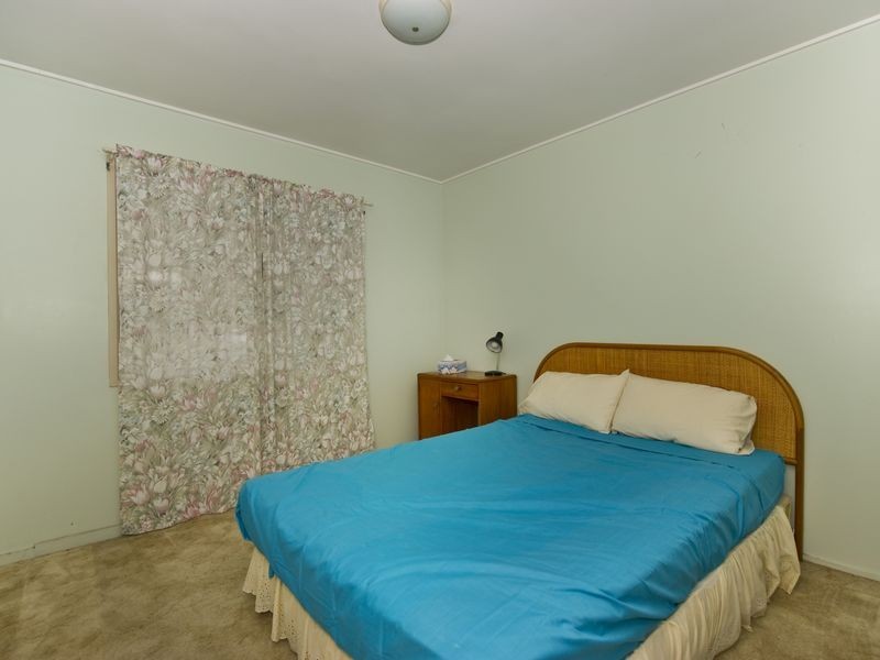 36 Errol Avenue, Paradise Point QLD 4216