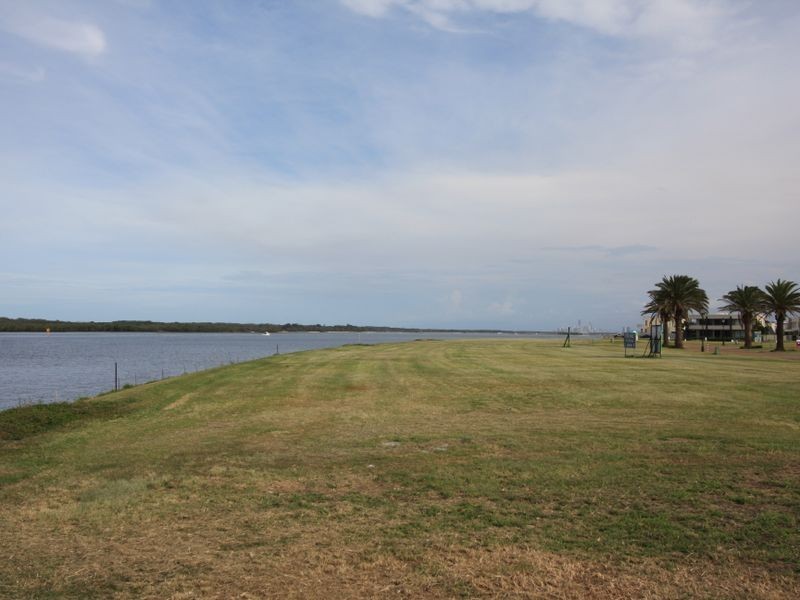 Sovereign Islands QLD 4216