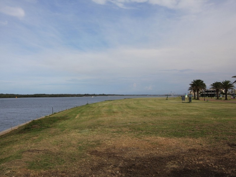 Sovereign Islands QLD 4216