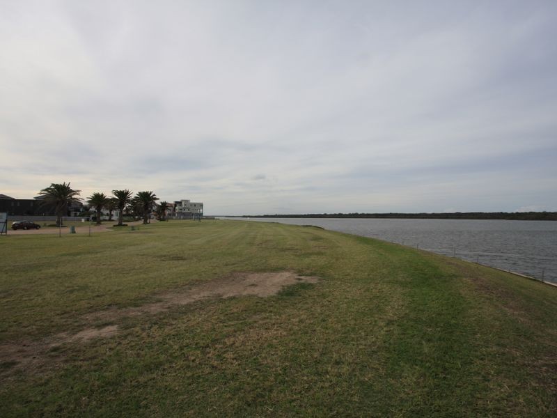 Sovereign Islands QLD 4216