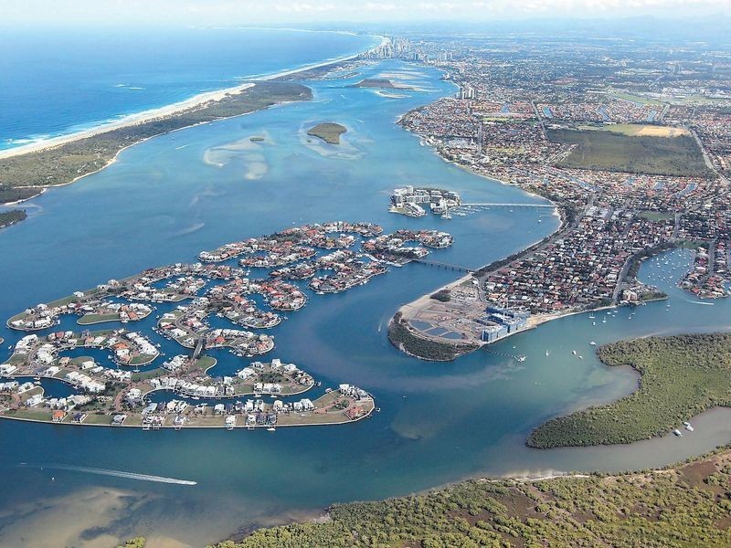 Sovereign Islands QLD 4216