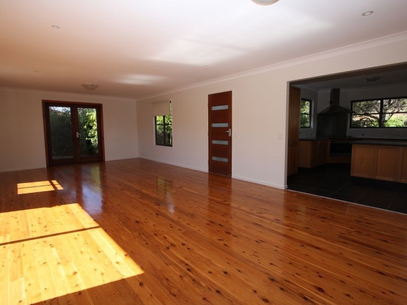 4 Thrush Avenue, Paradise Point QLD 4216