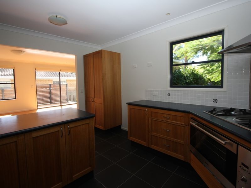 4 Thrush Avenue, Paradise Point QLD 4216