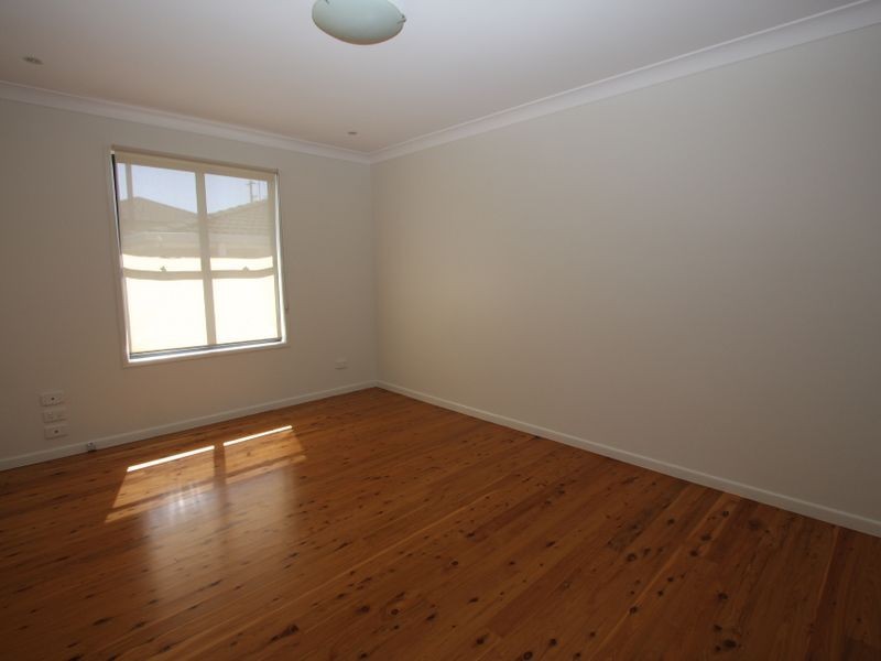 4 Thrush Avenue, Paradise Point QLD 4216