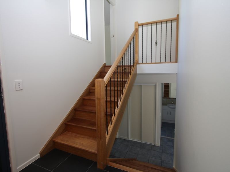 4 Thrush Avenue, Paradise Point QLD 4216