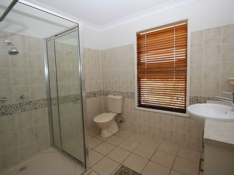 4 Thrush Avenue, Paradise Point QLD 4216