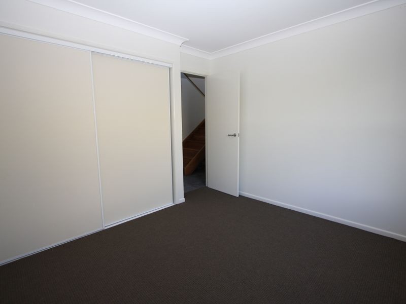 4 Thrush Avenue, Paradise Point QLD 4216