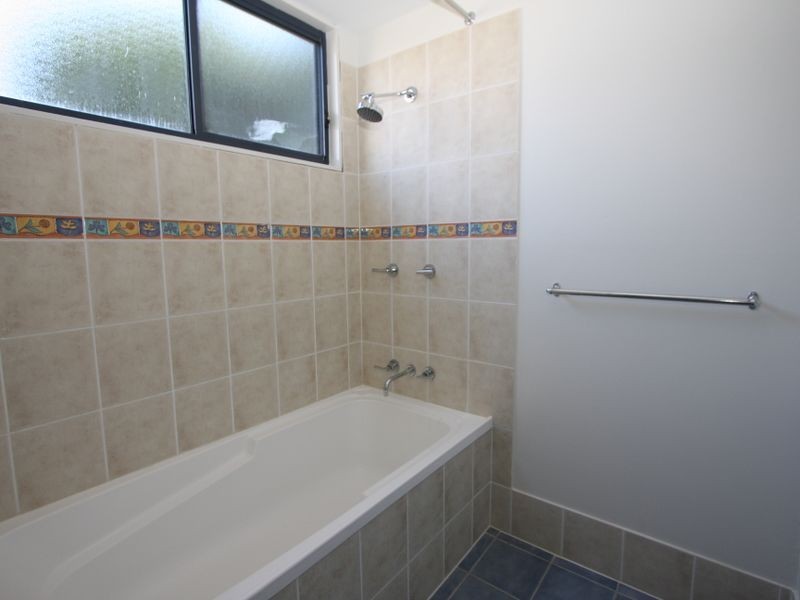 4 Thrush Avenue, Paradise Point QLD 4216