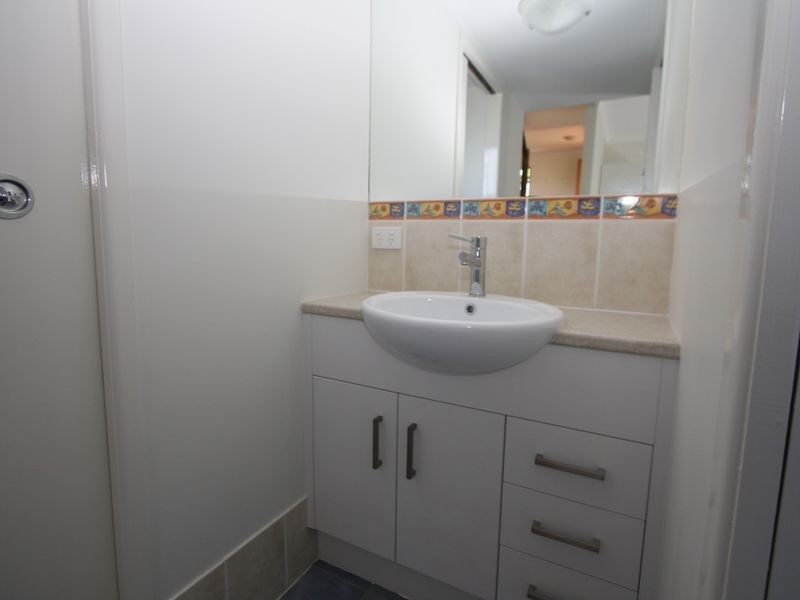 4 Thrush Avenue, Paradise Point QLD 4216