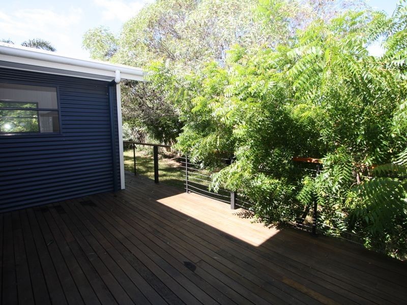 4 Thrush Avenue, Paradise Point QLD 4216