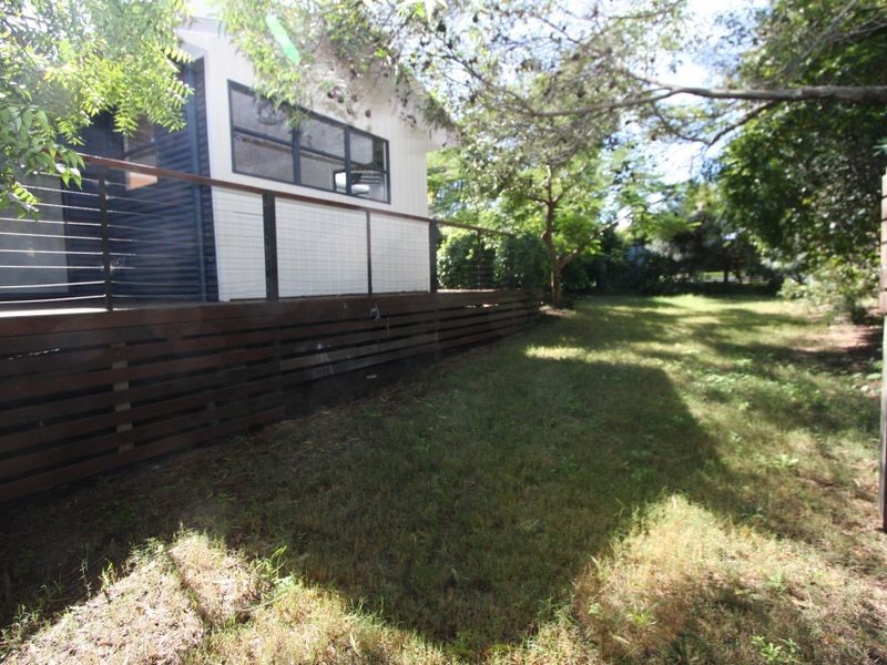 4 Thrush Avenue, Paradise Point QLD 4216