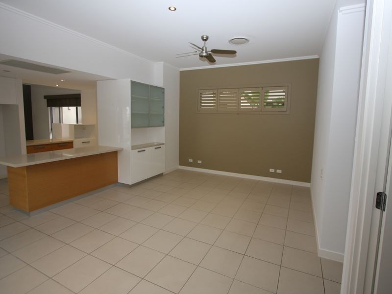 2806 Gracemere Court, Hope Island QLD 4212