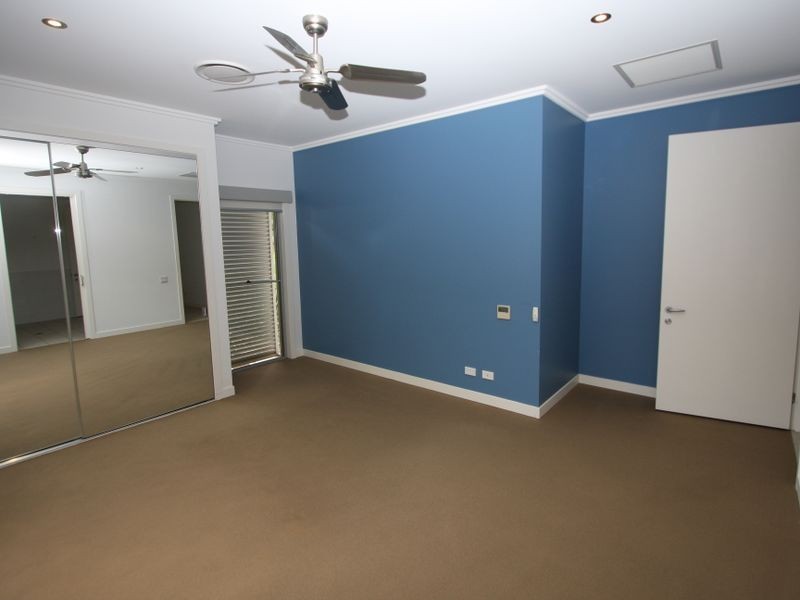 2806 Gracemere Court, Hope Island QLD 4212