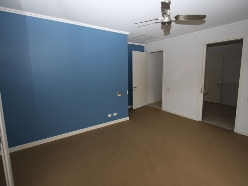 2806 Gracemere Court, Hope Island QLD 4212