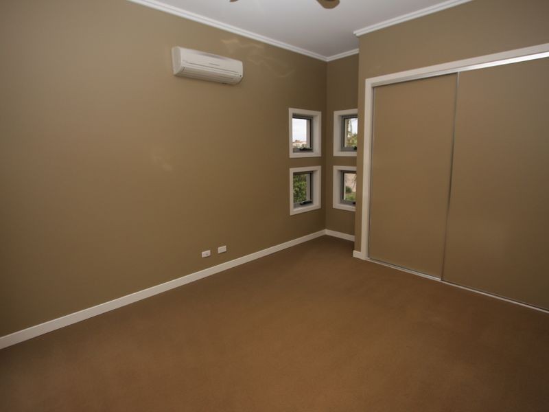 2806 Gracemere Court, Hope Island QLD 4212