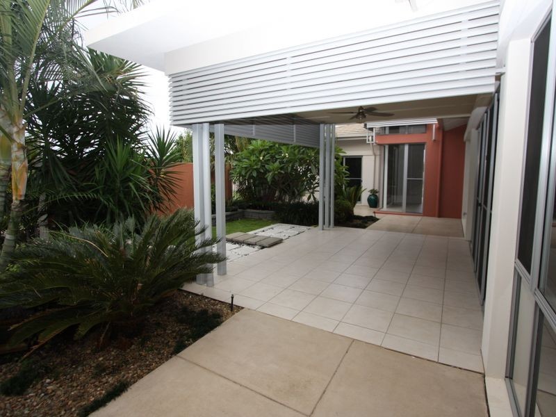 2806 Gracemere Court, Hope Island QLD 4212