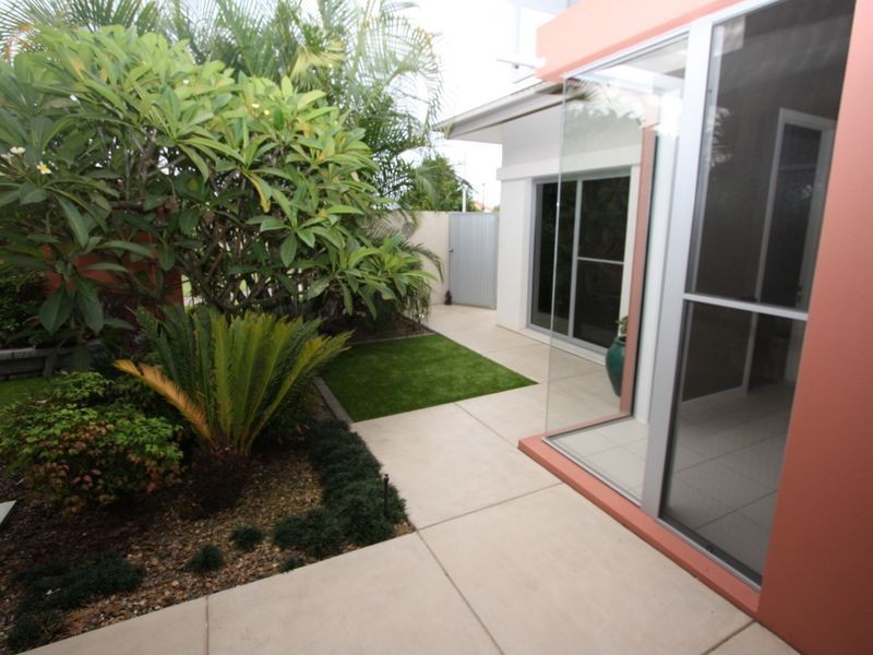 2806 Gracemere Court, Hope Island QLD 4212