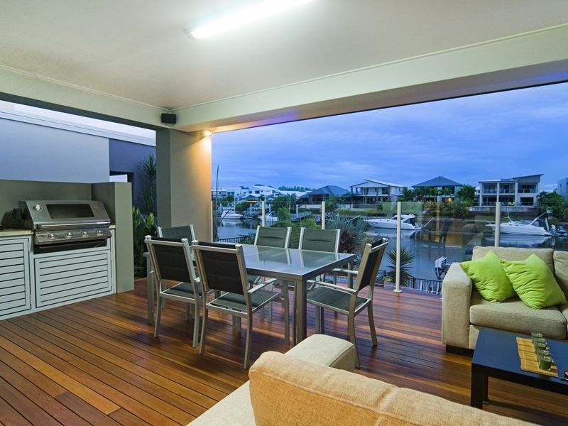 12 Coomera Court, Helensvale QLD 4212