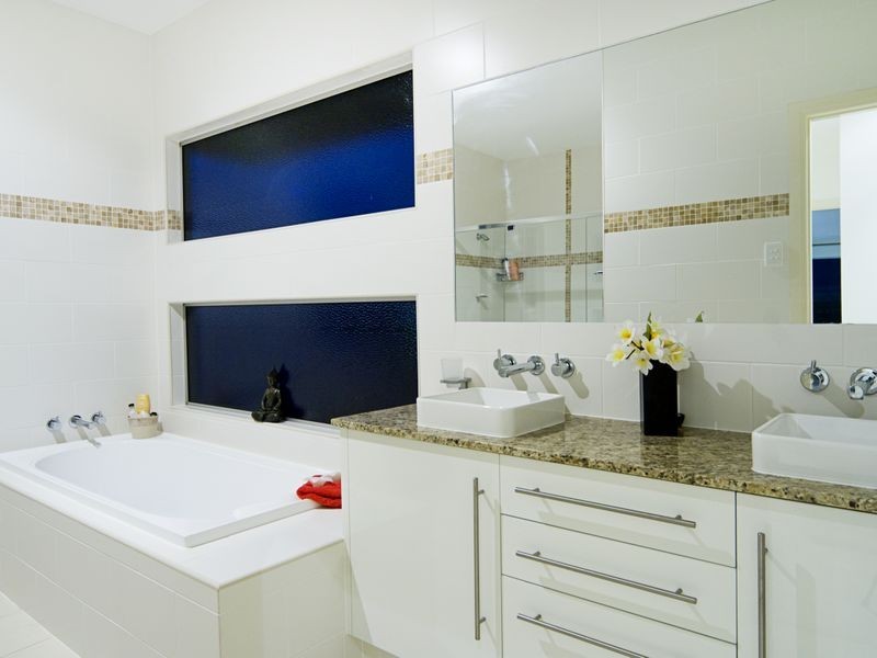 12 Coomera Court, Helensvale QLD 4212
