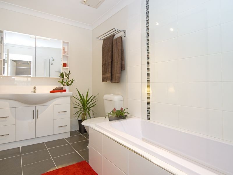 1/12 Crystal Reef Drive, Coombabah QLD 4216