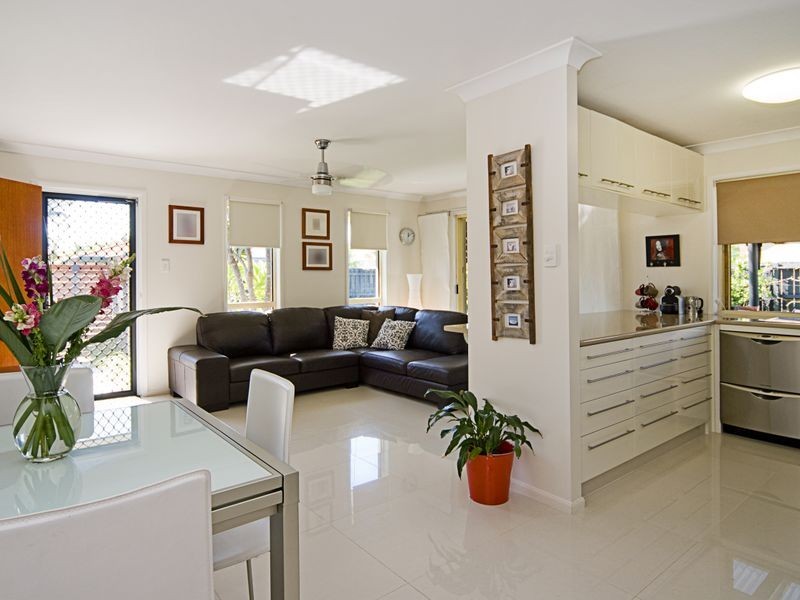 1/12 Crystal Reef Drive, Coombabah QLD 4216