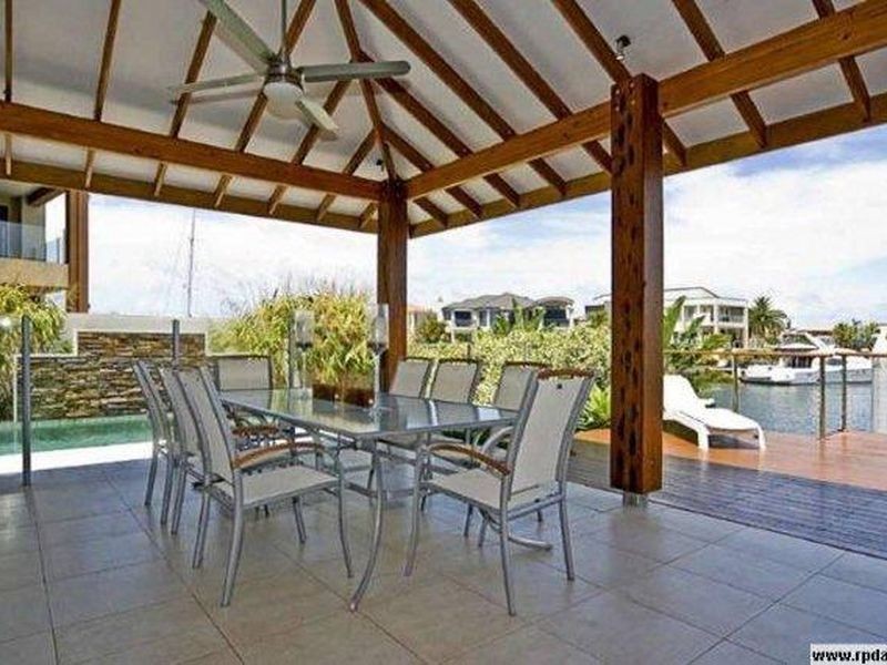 33 The Sovereign Mile, Sovereign Islands QLD 4216