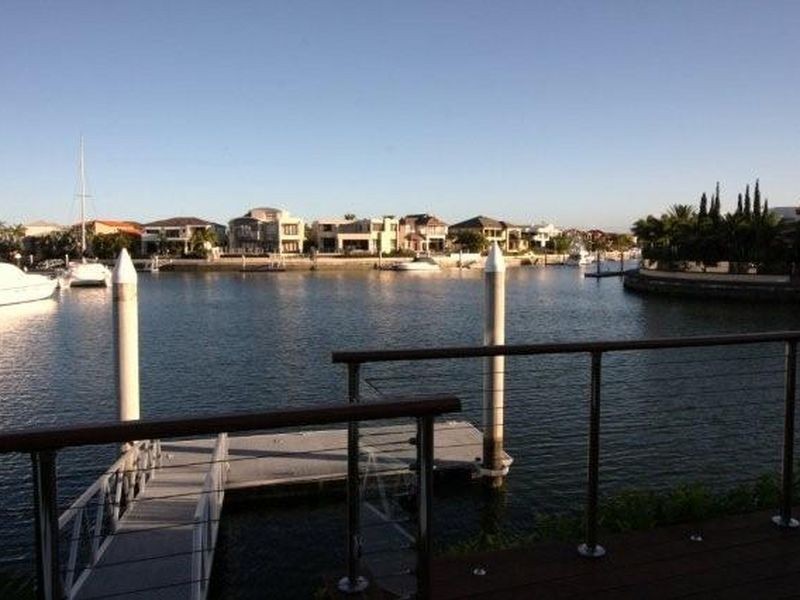 33 The Sovereign Mile, Sovereign Islands QLD 4216