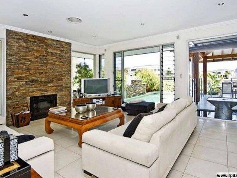 33 The Sovereign Mile, Sovereign Islands QLD 4216