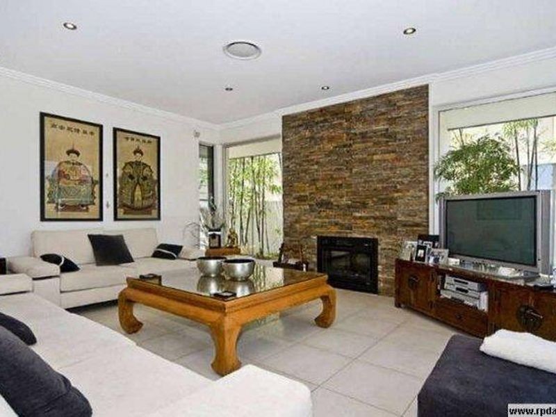 33 The Sovereign Mile, Sovereign Islands QLD 4216